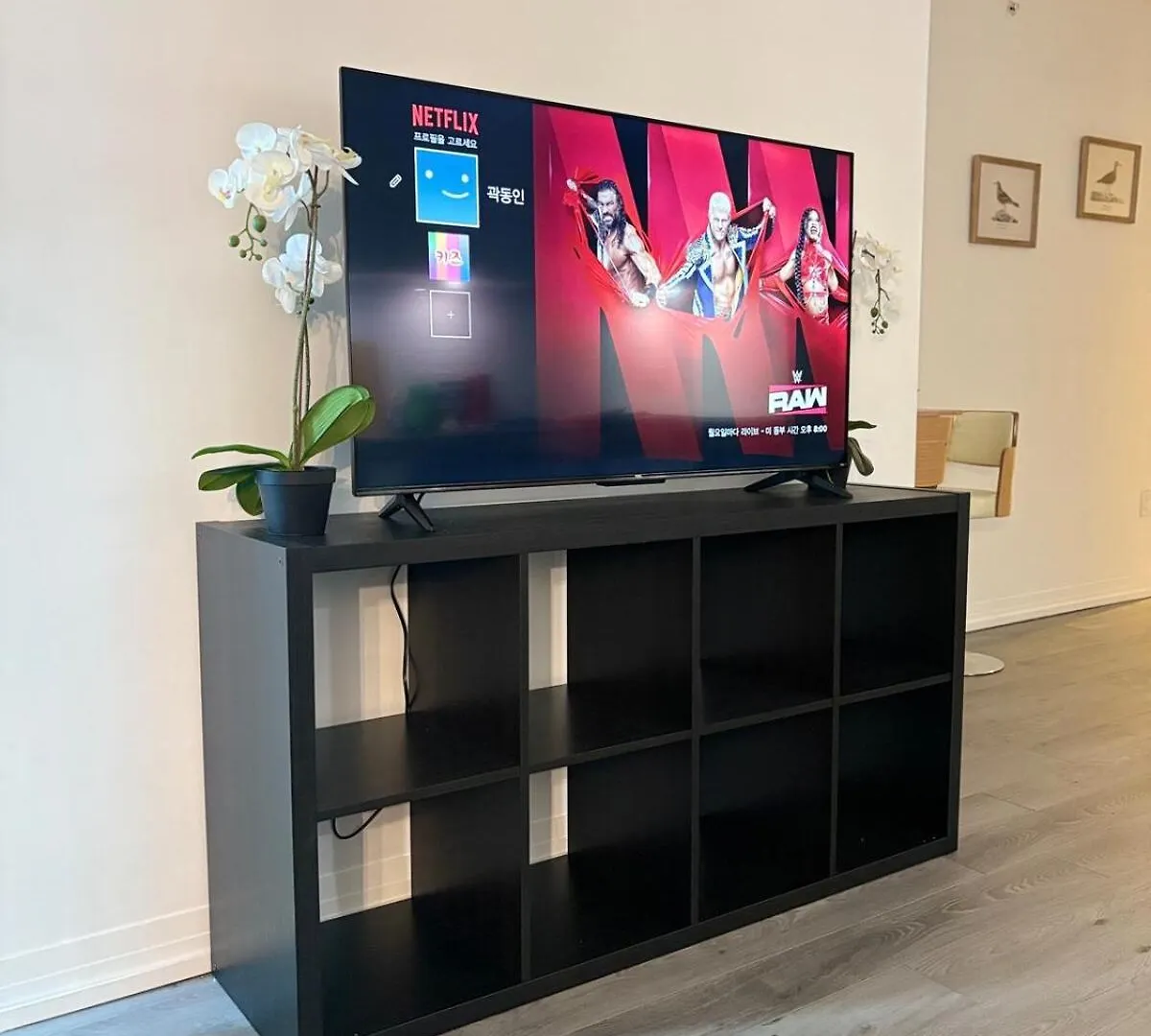Amazing 2 Bedroom Condo 3 Beds 1 Bath Dundas Square Toronto Apartment
