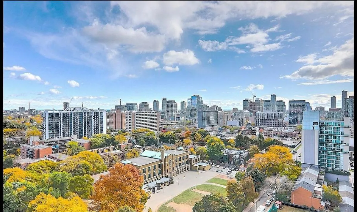Apartment Amazing 2 Bedroom Condo 3 Beds 1 Bath Dundas Square Toronto